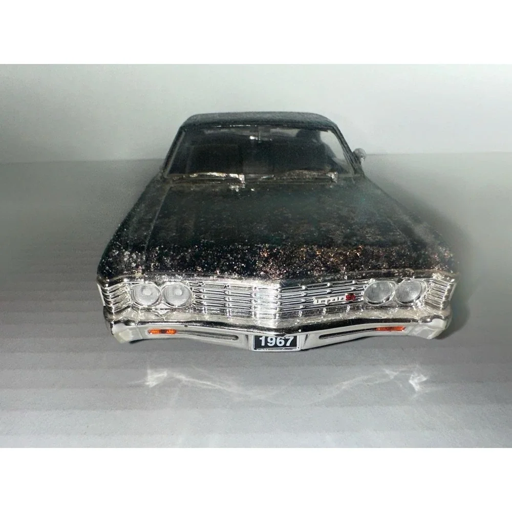 Jada 1:24 Scale 1967 Chevrolet Impala SS Collectible Model Car